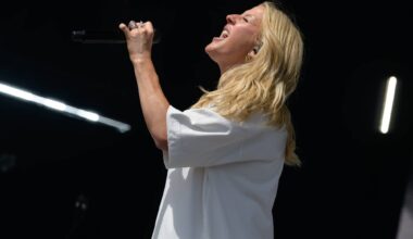 Watch Ellie Goulding debut new single 'Black Prada Dress' at Radio 1's Big Weekend