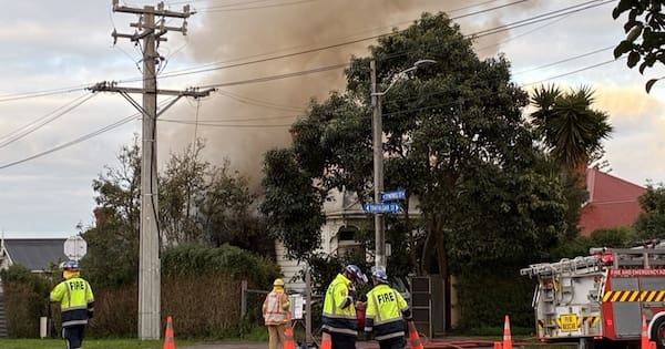 Fatal Onehunga fire: Resident woke to 'screaming and banging on my door'