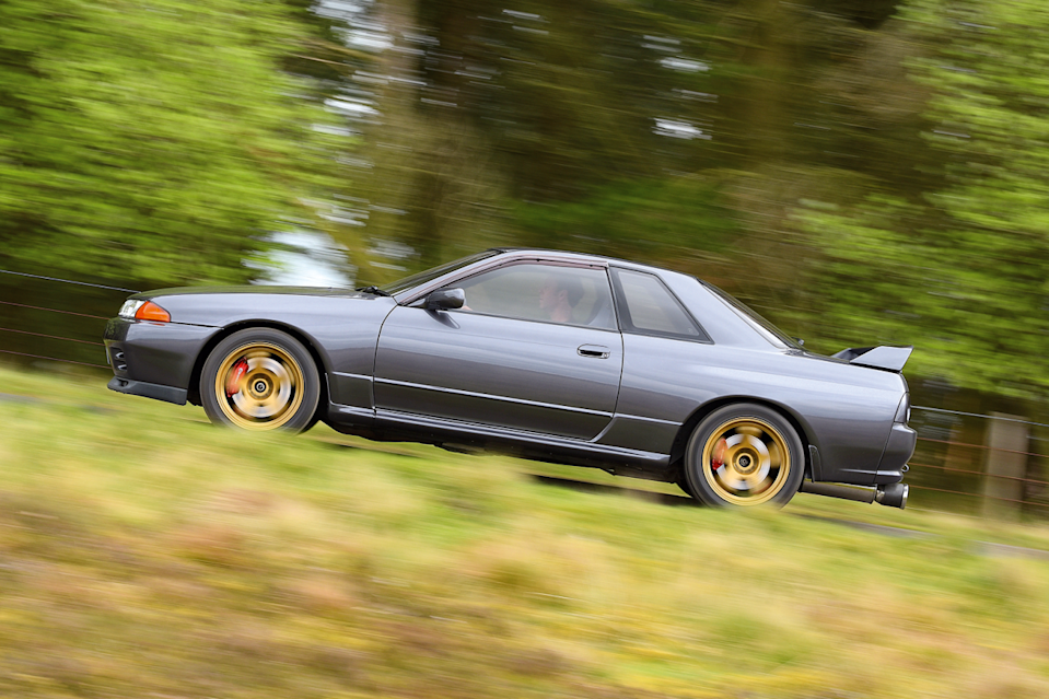 Classic & Sports Car – The sky’s the limit: Nissan Skyline R32 meets 2000GT-R