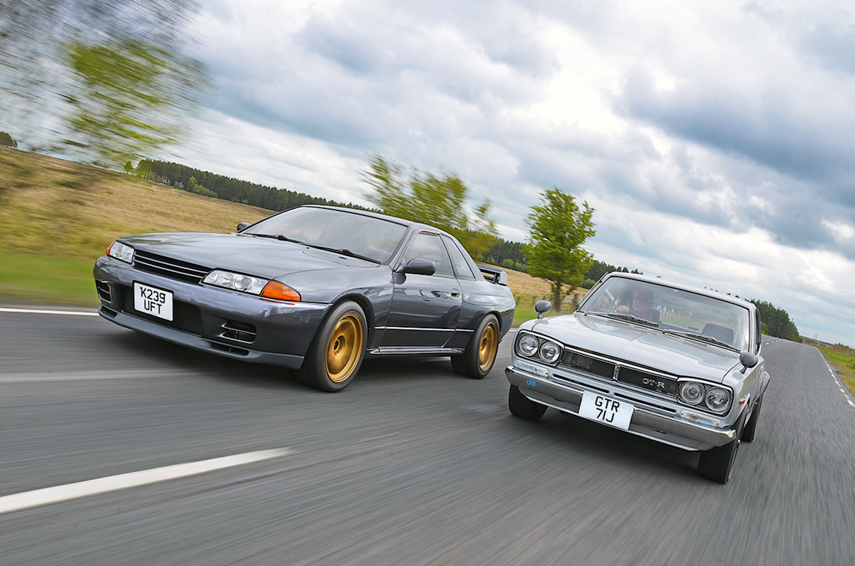 Nissan Skyline R32 meets its 2000GT-R ancestor