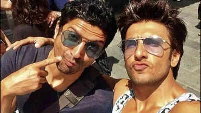 Farhan Akhtar takes 'Don 3' dispute with Ranveer Singh to FWICE, decision expected to be taken on Monday after a press conference