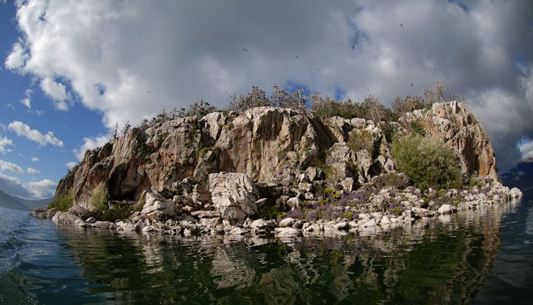 The cliffs of Golem Grad
