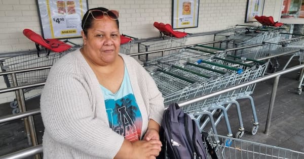 'I dread shopping': Weekly groceries an ordeal for solo mum as prices rise
