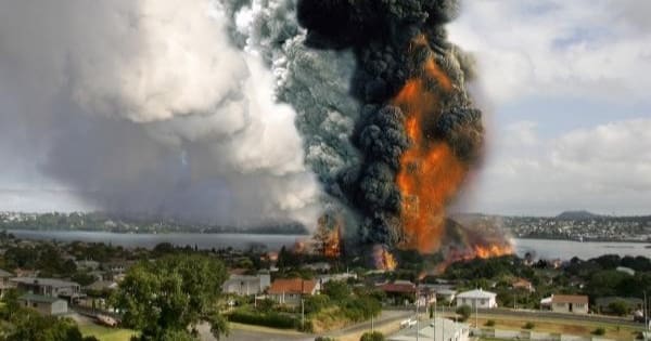 How much 'very corrosive' volcanic gas has erupted over Auckland