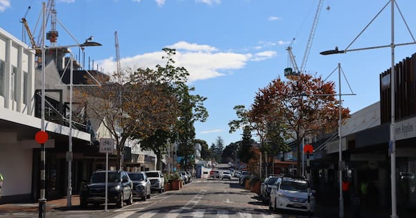 Part of cycle lane converted to car parking in downtown Tauranga