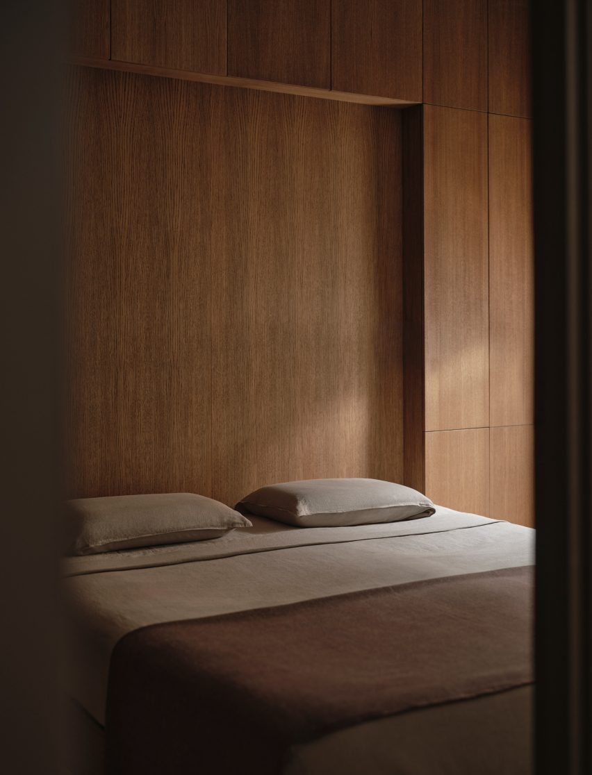 Bedroom with oak accents