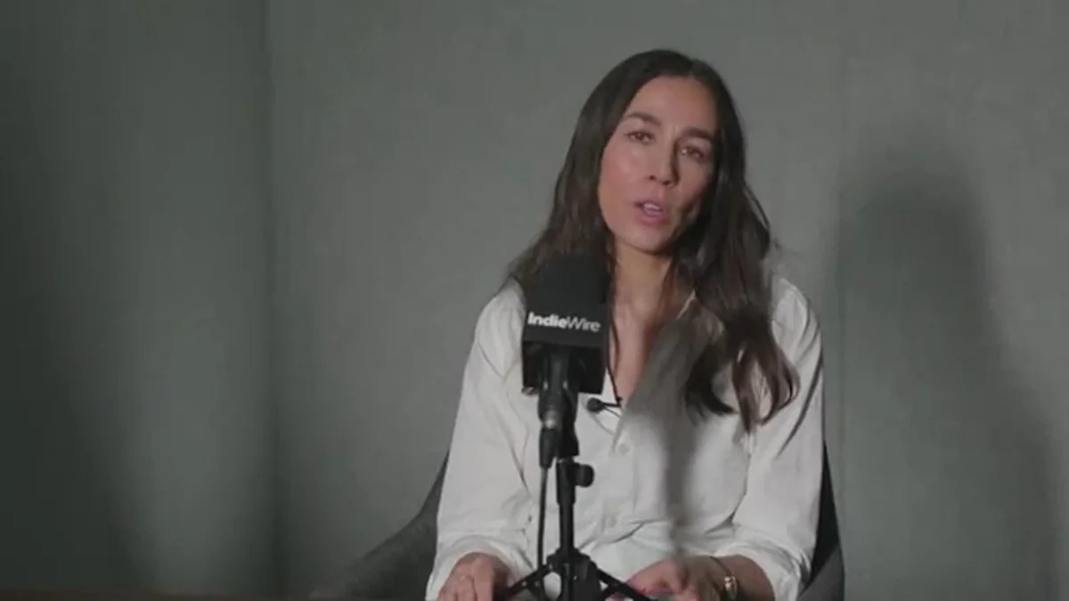 Hacks - Filmmaker Toolkit Podcast - Lucia Aniello Hacks Co-Creator, Director & Executive Producer - Yahoo