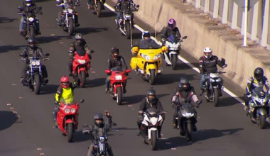 Motorcyclists rev up against ACC levy hikes in Harbour Bridge protest