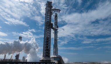 SpaceX fuels up Starship V3 megarocket for 1st time ahead of crucial test flight (photos)