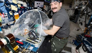 NASA astronaut and Expedition 74 flight engineer Jack Hathaway configures research hardware inside a portable glovebag for a biotechnology investigation exploring how bacteria affect heart tissue in the microgravity environment. Results from the MVP (Multi-use Variable-g Platform) Cell-09 experiment could lead to advanced methods for preventing or treating heart damage in humans living on and off the Earth.