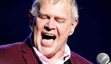 John Farnham's tragic singing update as huge stars announce major fundraising concert: 'Gobsmacked'
