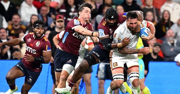 Chiefs hold off Reds to make it six successive wins
