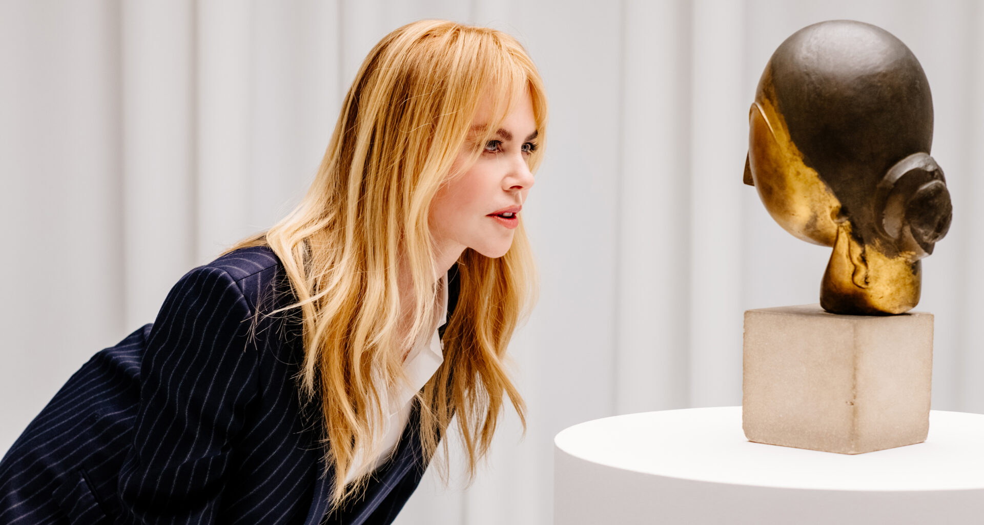 Nicole Kidman visits Brancusi’s Danaïde at Christie's