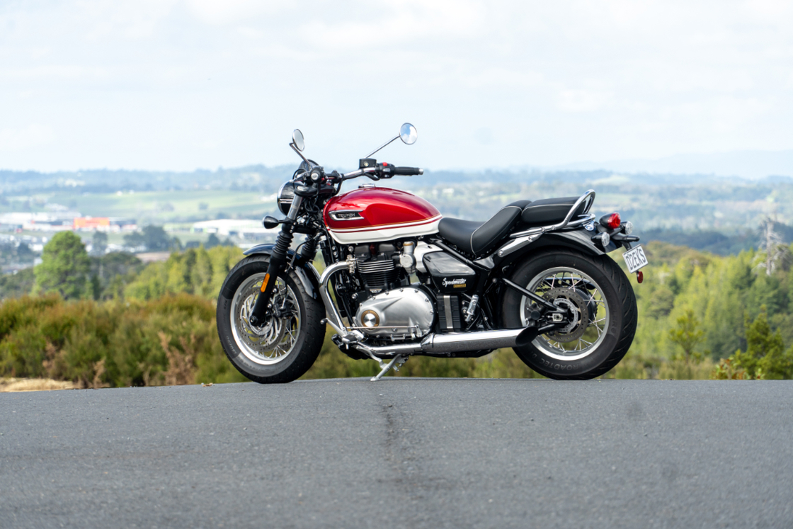 Triumph Speedmaster 1200.