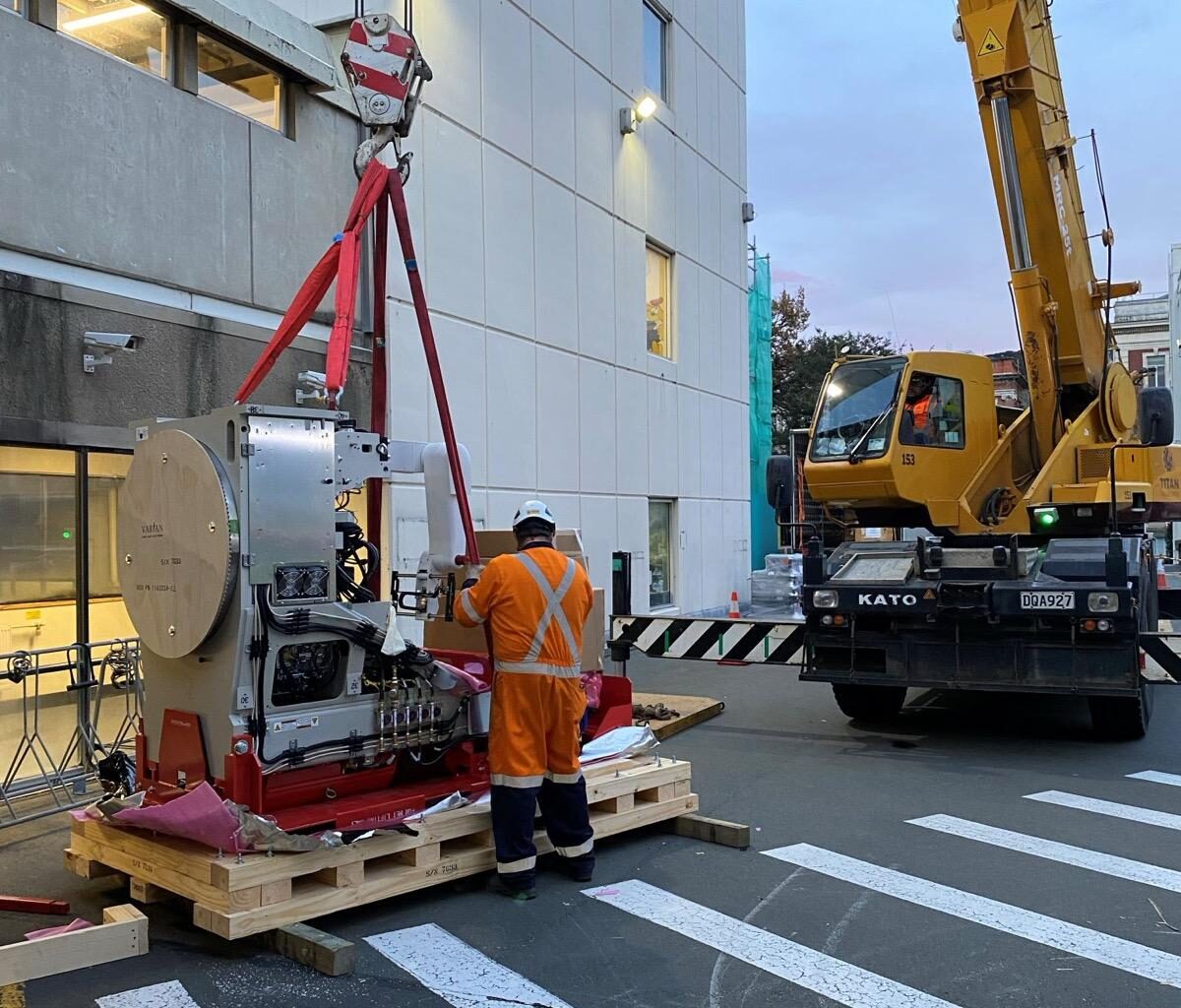 New cancer treatment machine arrives at hospital