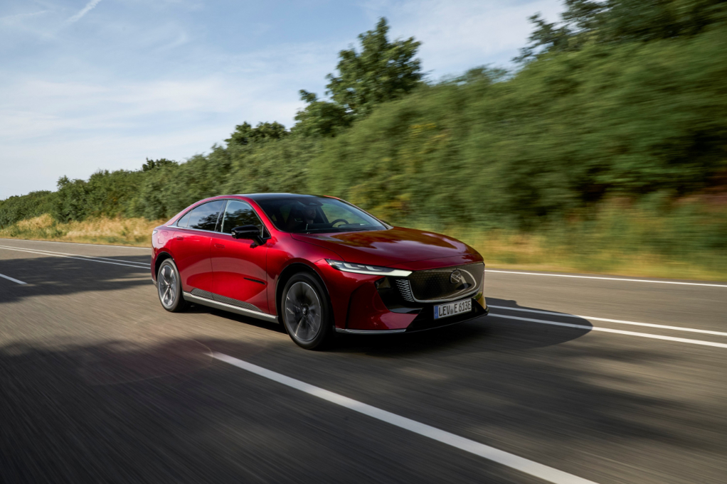 Mazda 6e.
