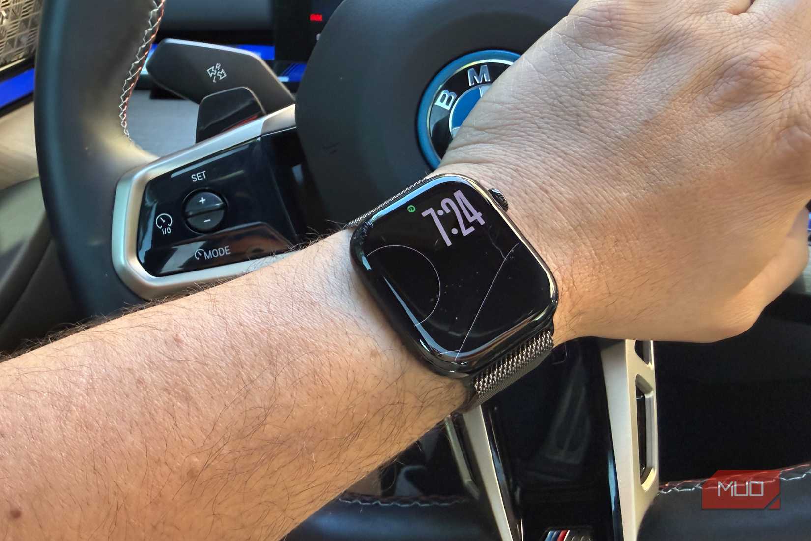 minimal smartwatch face