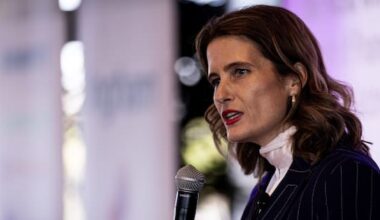 Willis regrets saying those in social housing had ‘won the lotto’