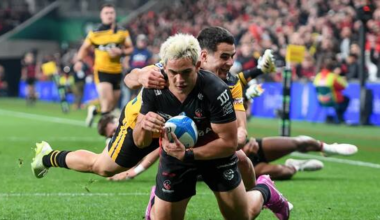Crusaders dominate Hurricanes 47-14 ahead of playoffs