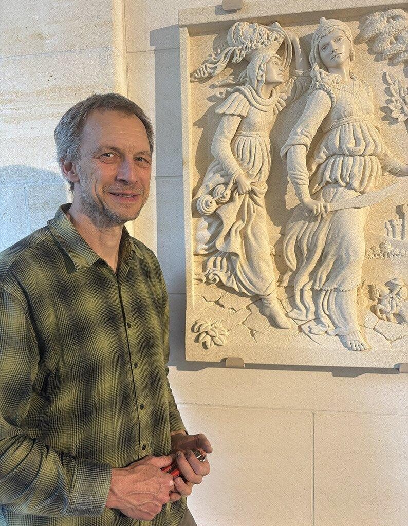 Gallery brings sculpture to light