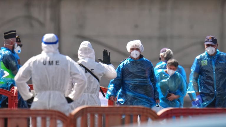 Passengers are disembarked from the hantavirus-stricken cruise ship MV Hondius at the port of Granadilla in Tenerife, Canary Islands.