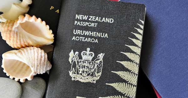 Migrants line up to apply for NZ citizenship ahead of new test