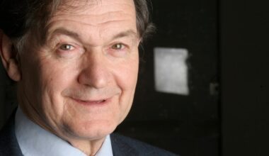 Roger Penrose, who pointed out that Hawking's prediction of a smooth, low-entropy early universe was less a prediction than an assumption baked in from the start. (CC BY-SA 2.0, Solarflare100 / Wikimedia Commons)