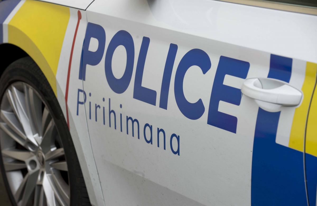 Threat to kill follows suspended driver's failed escape: police