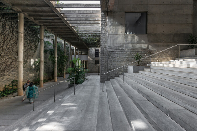 Climate, Culture, and Modernism: The Postcolonial Campus as Architectural Laboratory - Image 9 of 12