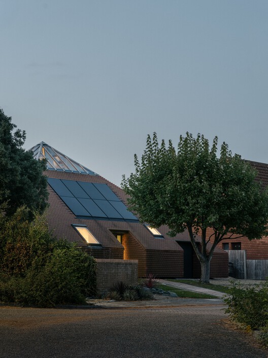 Pyramid House / Khan Bonshek - Exterior Photography