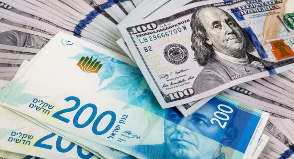 The shekel is continuing to strengthen sharply against the dollar (Photo: Shutterstock) דולרים ושקלים