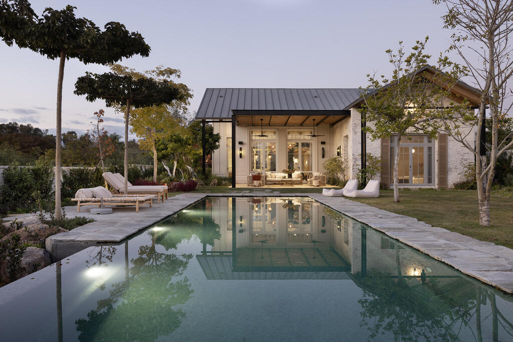 Villa in the town in Shephelah, architecture and interior design: Sarah and Nirit Frankel (Photo: Itay Banit) וילה במושב בשפלה, אדריכלות ועיצוב פנים: שרה ונירית פרנקל