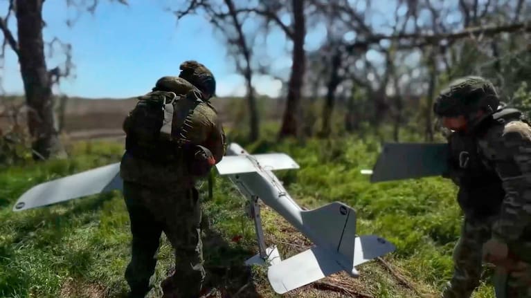 Russian troops prepare to launch an interceptor drone to Ukraine
