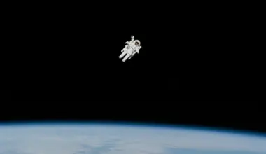 In 1984, a NASA Astronaut Flew Untethered. The Footage Is Magnificent and Also Anxiety Fuel