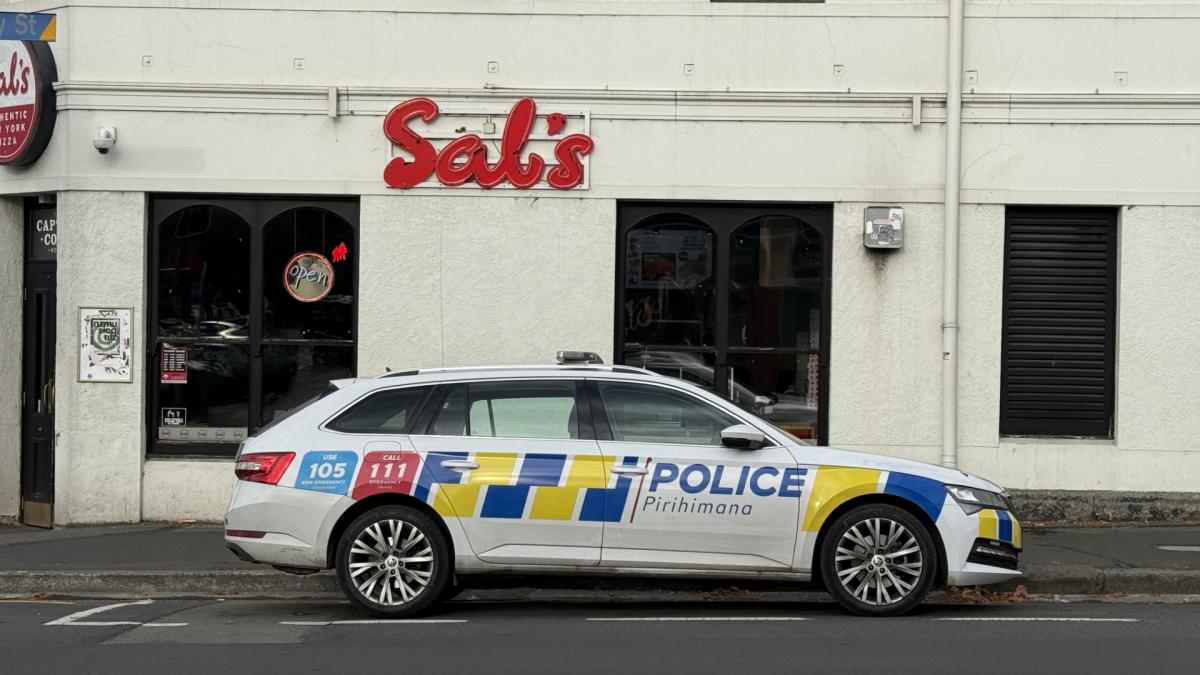 Dunedin pizza parlour robbers leave behind the dough