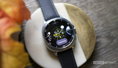 Watch face selector screen on the Samsung Galaxy Watch 8.