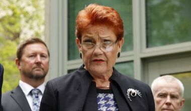 Pauline Hanson considering a shock political move