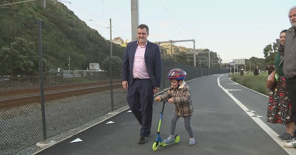 Mammoth Wellington cycling and walking path Te Ara Tupua opens