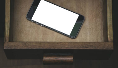 That old phone in the kitchen drawer could save an industry • The Register
