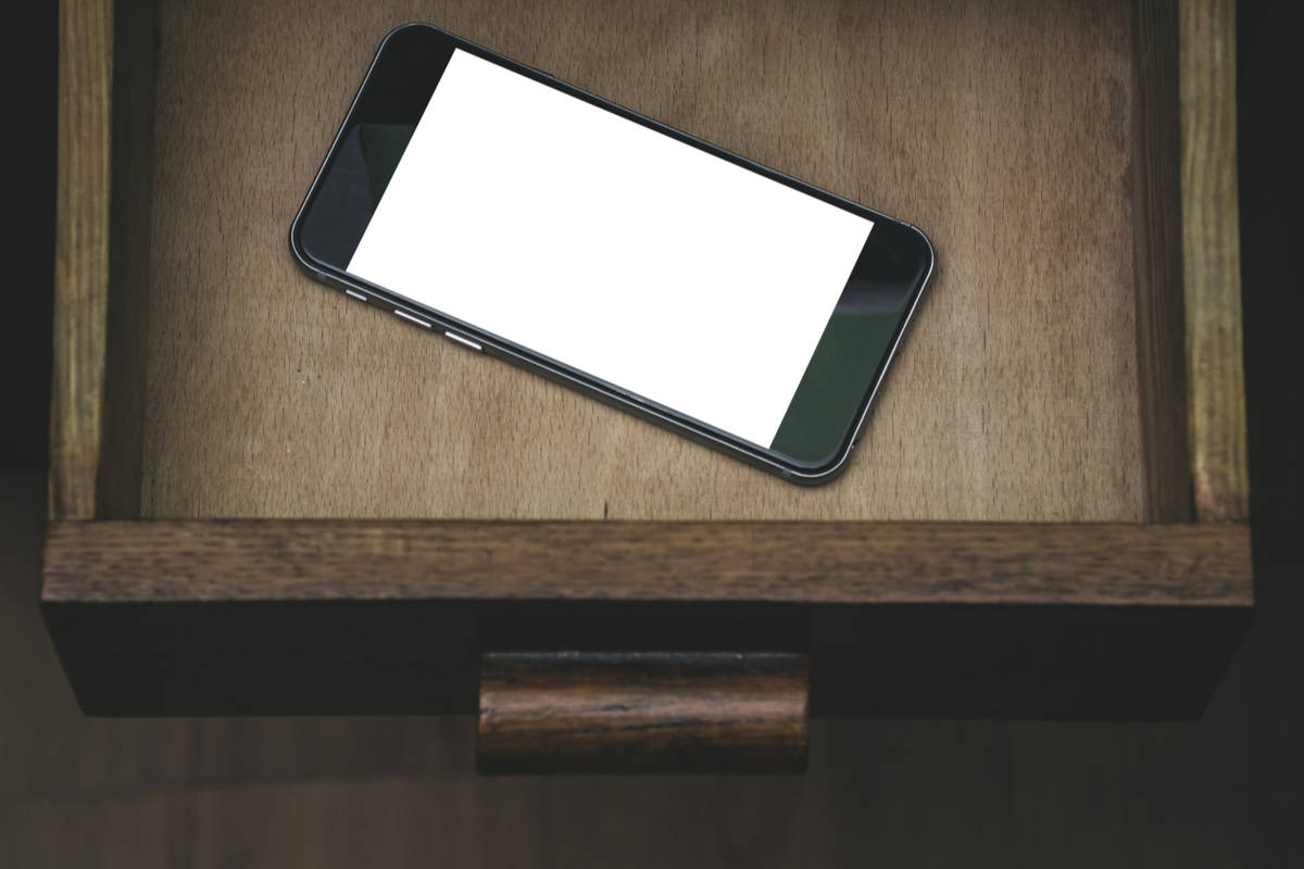 That old phone in the kitchen drawer could save an industry • The Register
