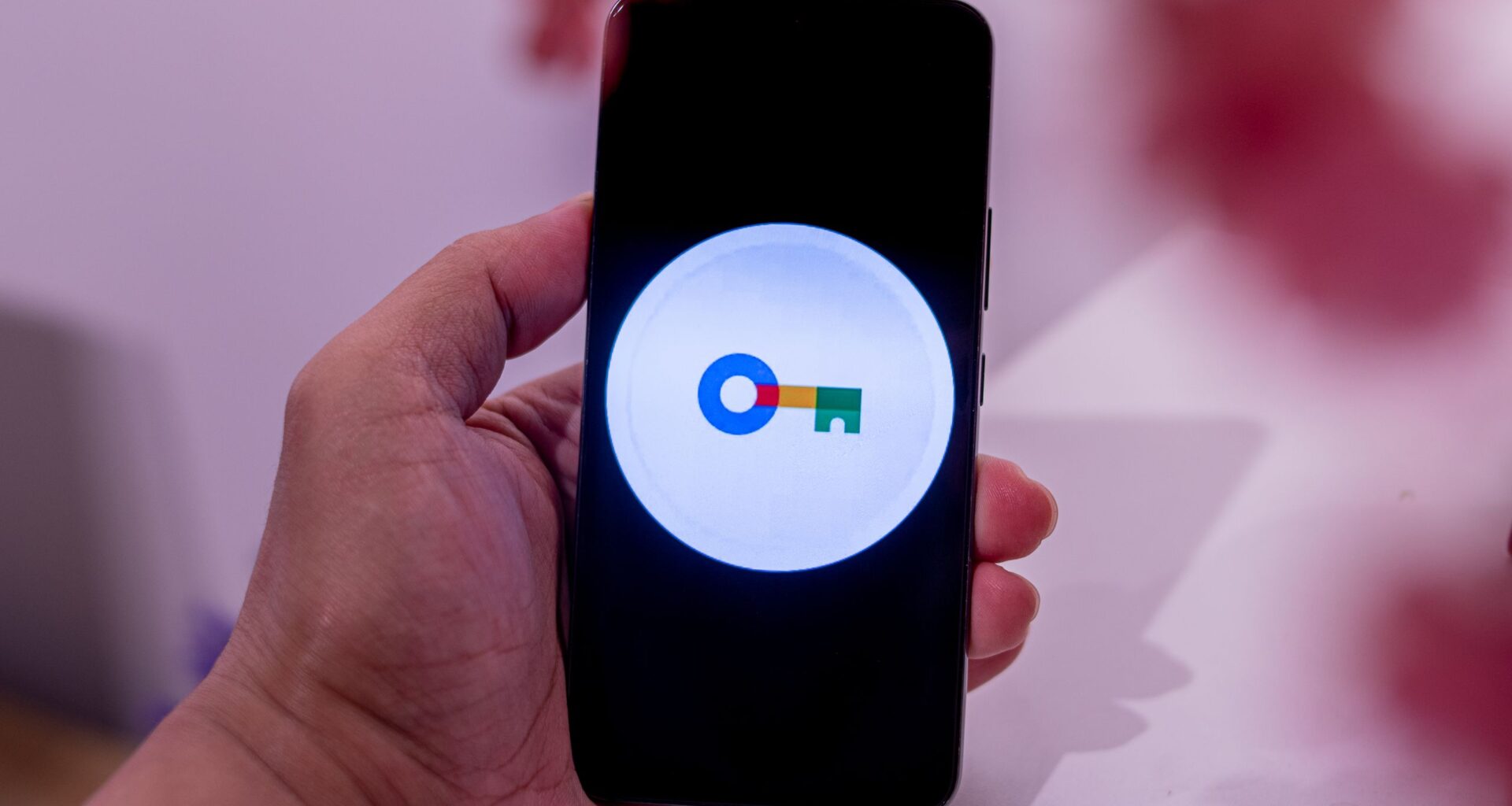 Google could fix the absolute worst thing about passkeys on Android