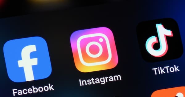 Bill banning under-16s from social media on hold, Stanford confirms