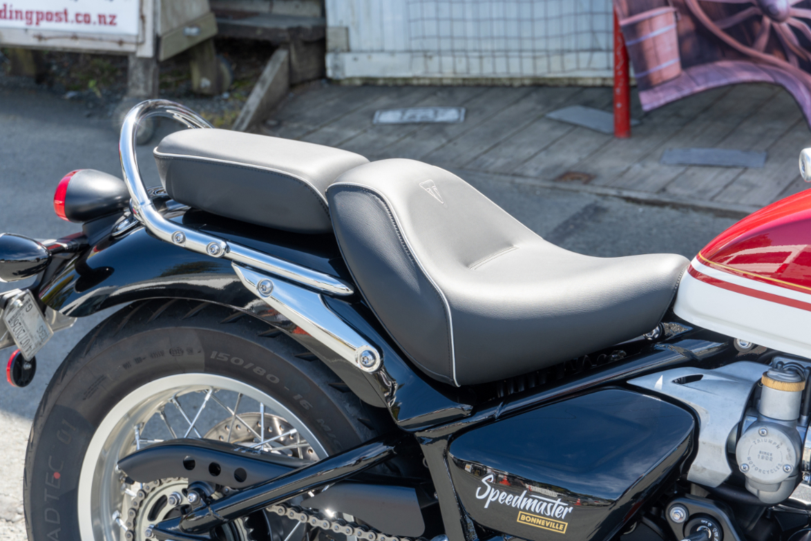 Triumph Speedmaster 1200.