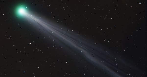 Astronomers on when and how to view rare comet
