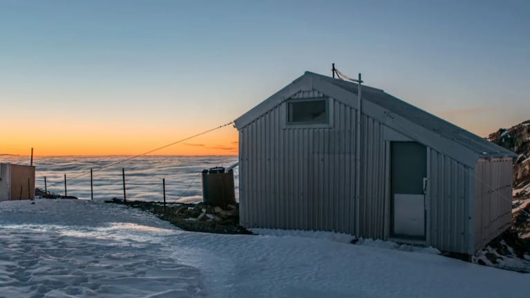 The group of amateur mountain climbers set out for Whangaehu Hut on Mt Ruapehu.