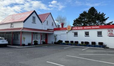 Pub where man confronted family over child's behaviour granted licence