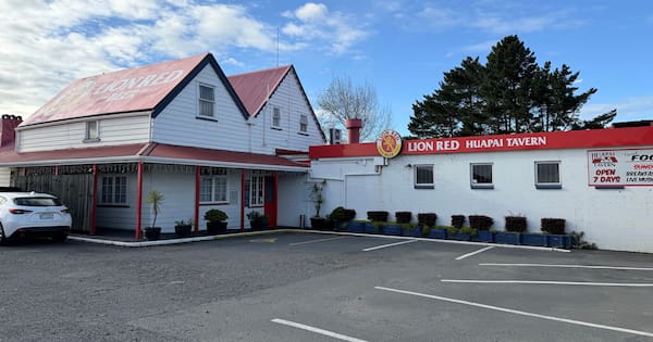 Pub where man confronted family over child's behaviour granted licence