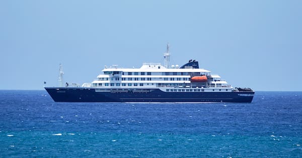 Aircraft secured for Aussies, Kiwi from virus-hit ship