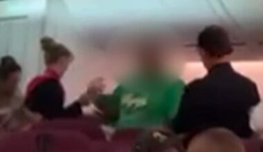 Video: Kiwi man banned from Qantas amid in-flight chaos