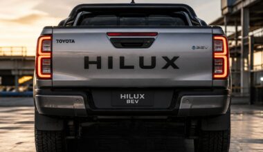 Toyota ends the Diesel era: new Hilux with up to 380 km of urban range brings 196 hp, 59.2 kWh battery, 4x4 traction and 715 kg of load capacity